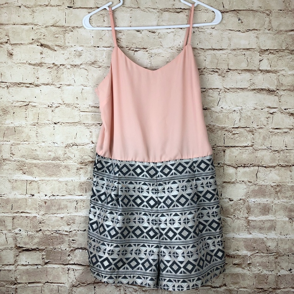 •Vestique• Aztec Print Romper Pink Silver
